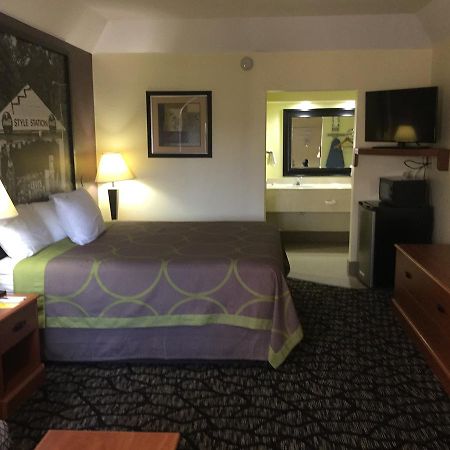 ซูเปอร์ 8 บาย วินด์แฮม แฟร์ฟิลด์ Hotel Fairfield ภายนอก รูปภาพ