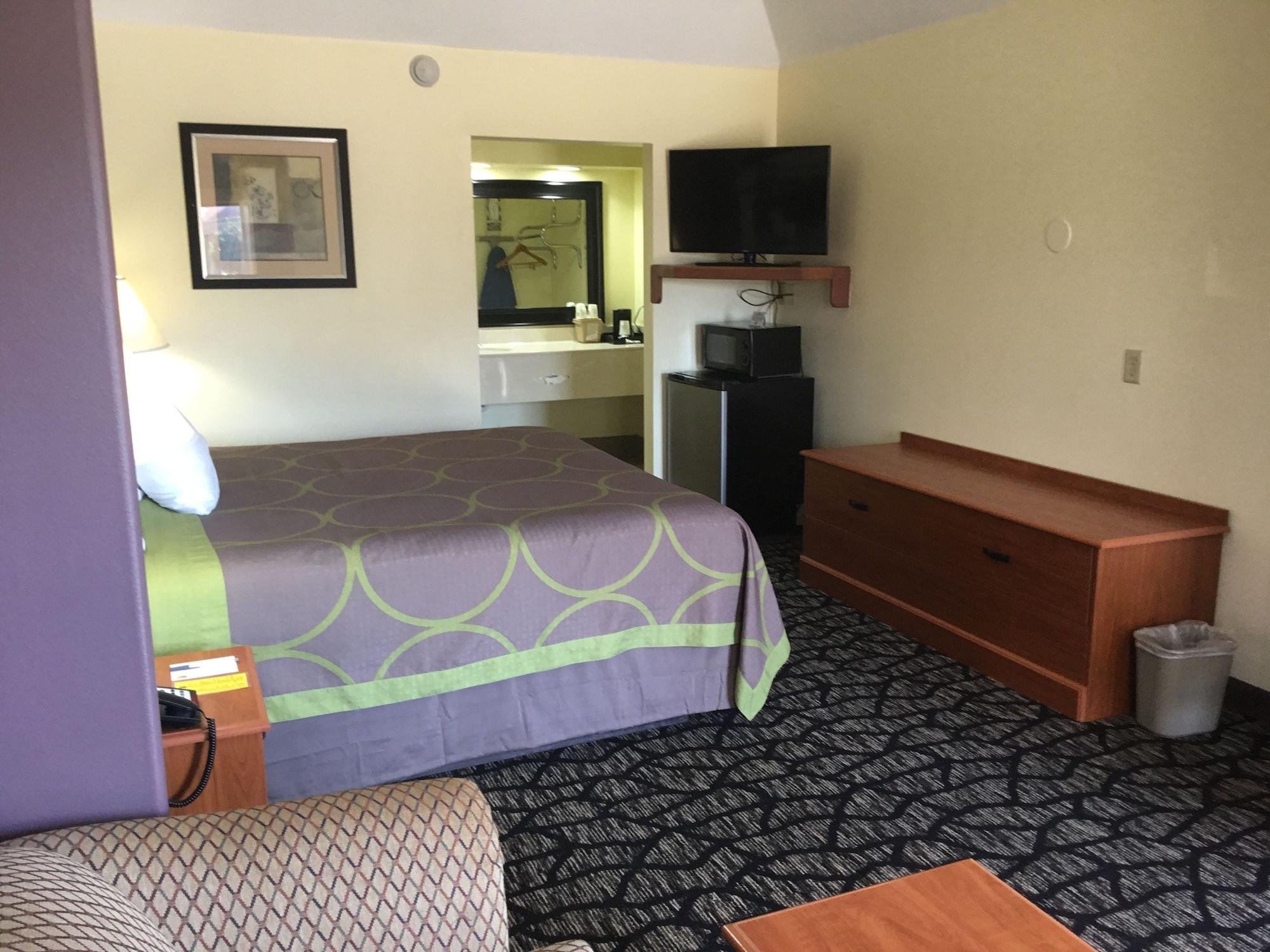 ซูเปอร์ 8 บาย วินด์แฮม แฟร์ฟิลด์ Hotel Fairfield ภายนอก รูปภาพ