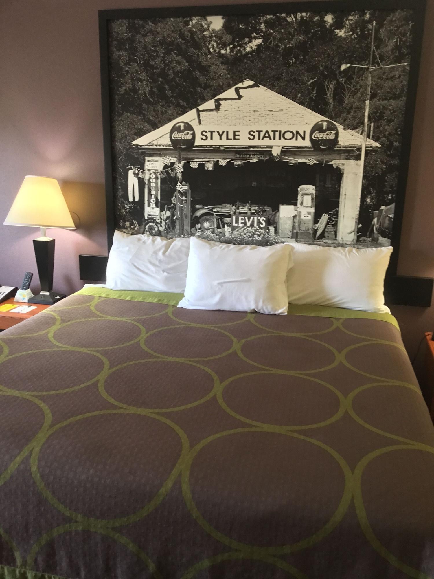 ซูเปอร์ 8 บาย วินด์แฮม แฟร์ฟิลด์ Hotel Fairfield ภายนอก รูปภาพ