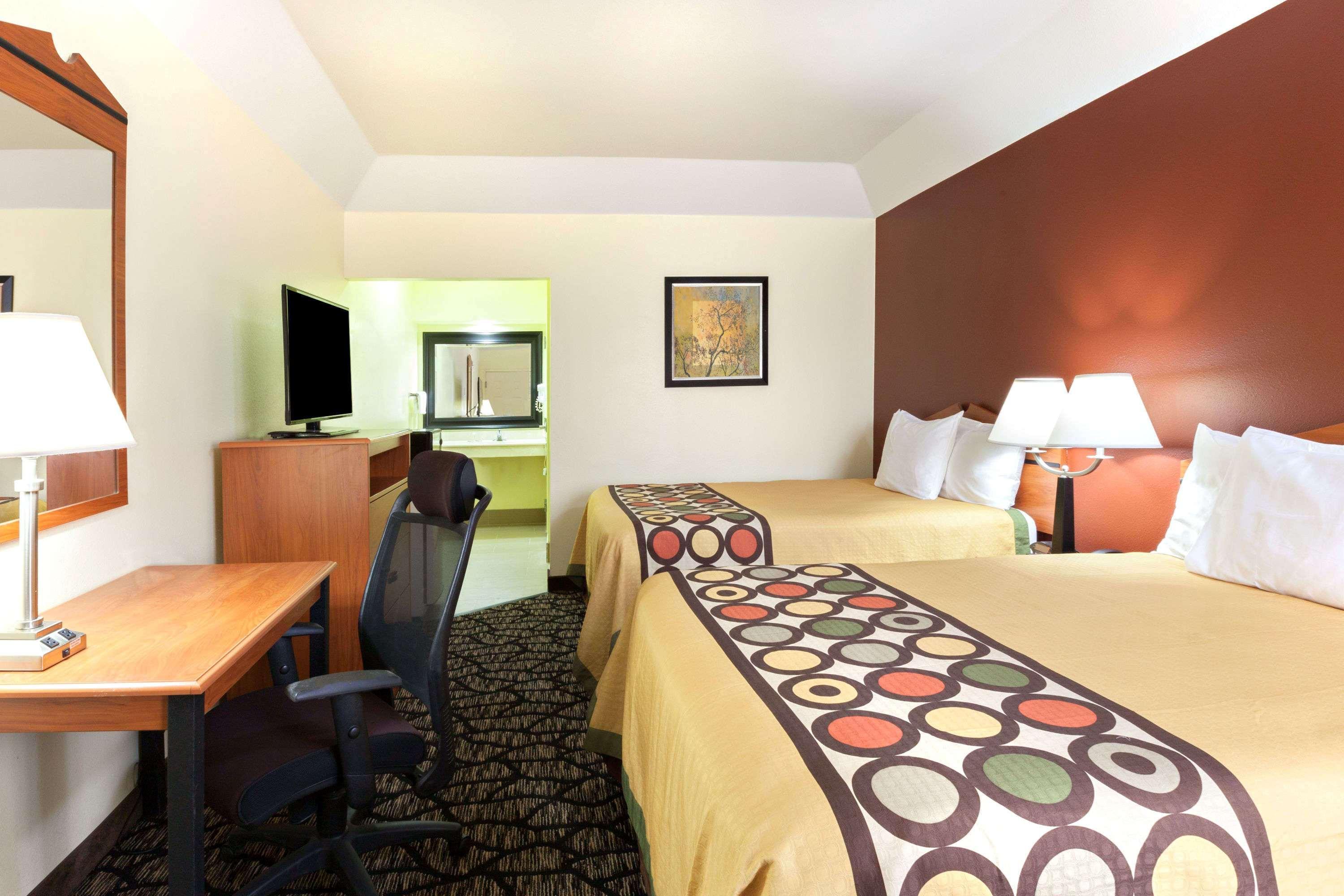 ซูเปอร์ 8 บาย วินด์แฮม แฟร์ฟิลด์ Hotel Fairfield ภายนอก รูปภาพ
