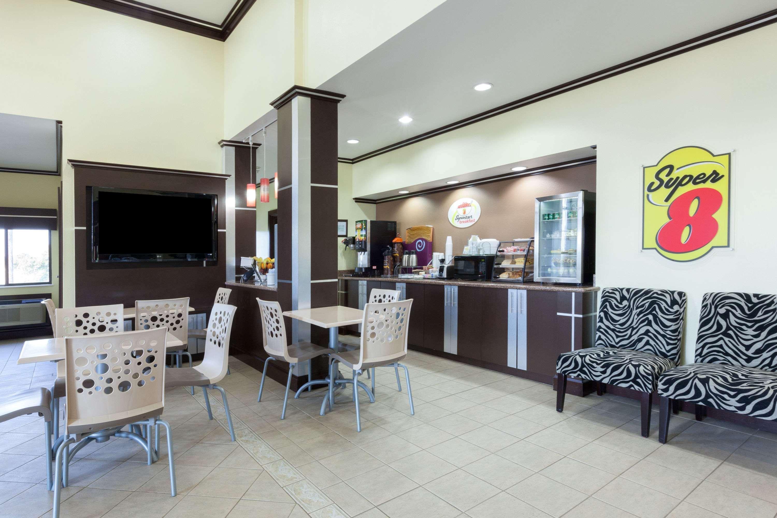 ซูเปอร์ 8 บาย วินด์แฮม แฟร์ฟิลด์ Hotel Fairfield ภายนอก รูปภาพ