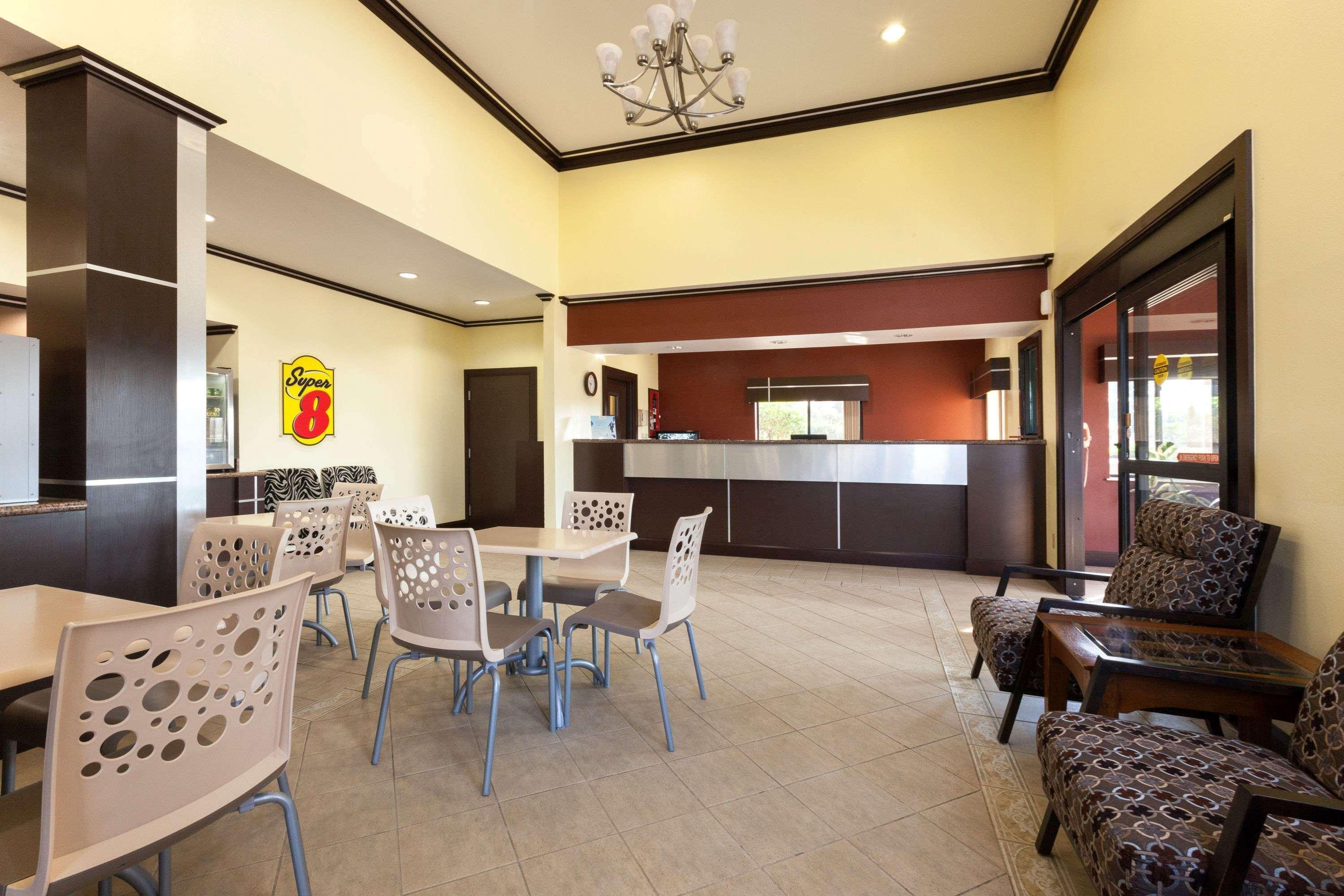 ซูเปอร์ 8 บาย วินด์แฮม แฟร์ฟิลด์ Hotel Fairfield ภายนอก รูปภาพ