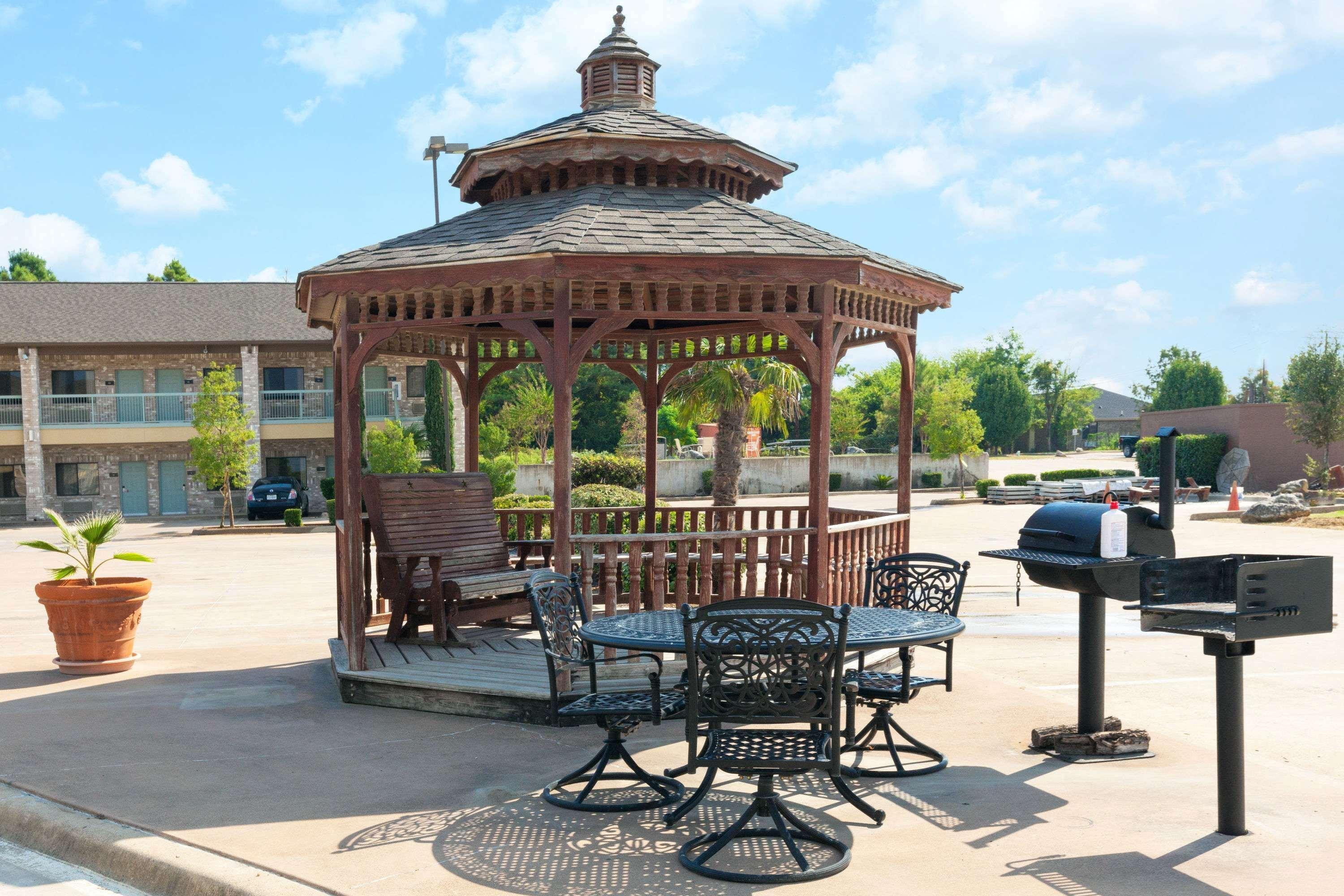 ซูเปอร์ 8 บาย วินด์แฮม แฟร์ฟิลด์ Hotel Fairfield ภายนอก รูปภาพ