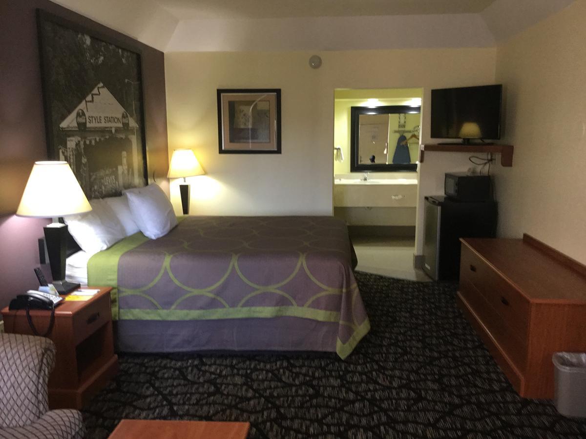 ซูเปอร์ 8 บาย วินด์แฮม แฟร์ฟิลด์ Hotel Fairfield ภายนอก รูปภาพ